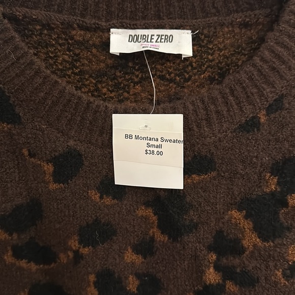NWT Double Zero Brown Leopard Sweater. Size Small. - Picture 4 of 4